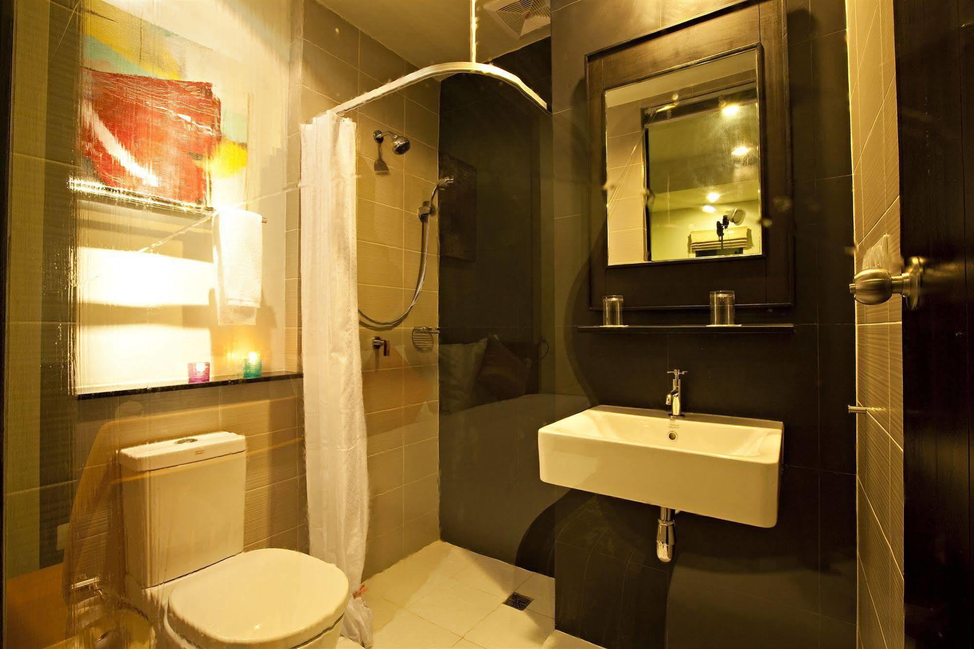 Leisure Place Phuket Chalong Bagian luar foto